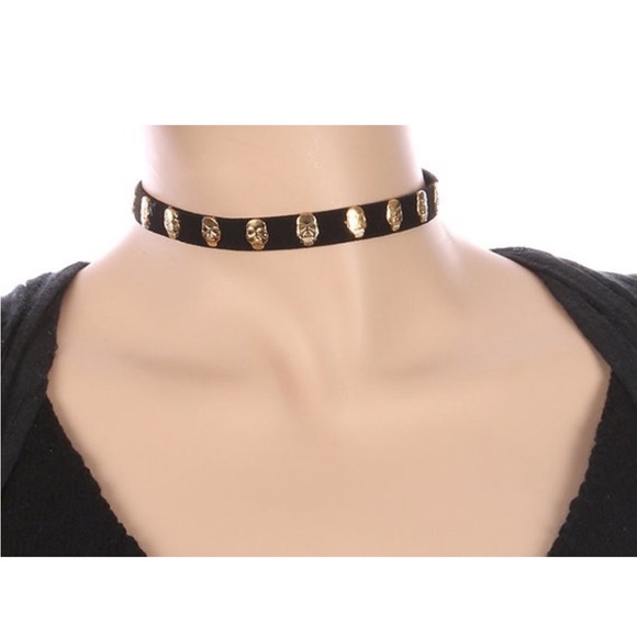 🌴3/$10- Metal Skull Stud Faux Leather Choker Necklace - Picture 2 of 2